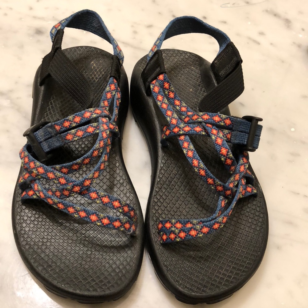 women’s size 6 CHACOS
